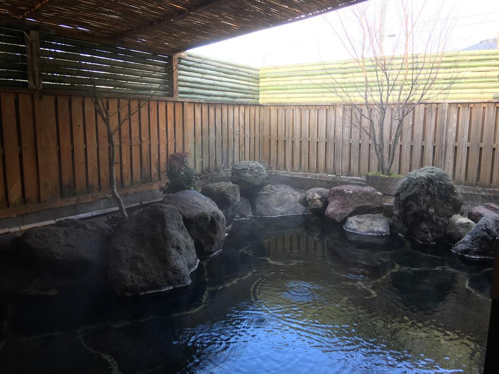 Отель Yufuin Ryokan Tadaima Экстерьер фото